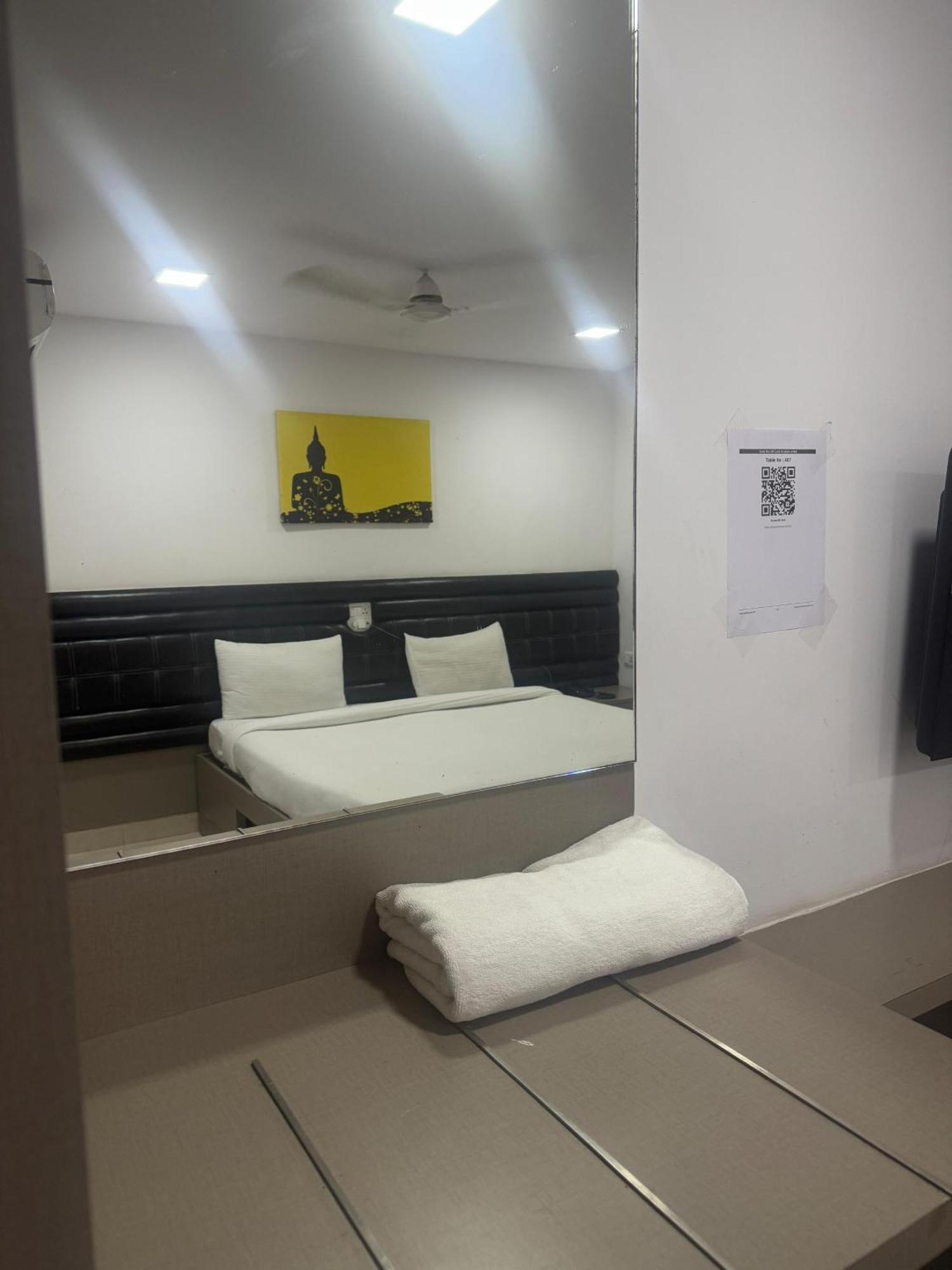 鹰巢拉里维埃拉酒店 海得拉巴 外观 照片