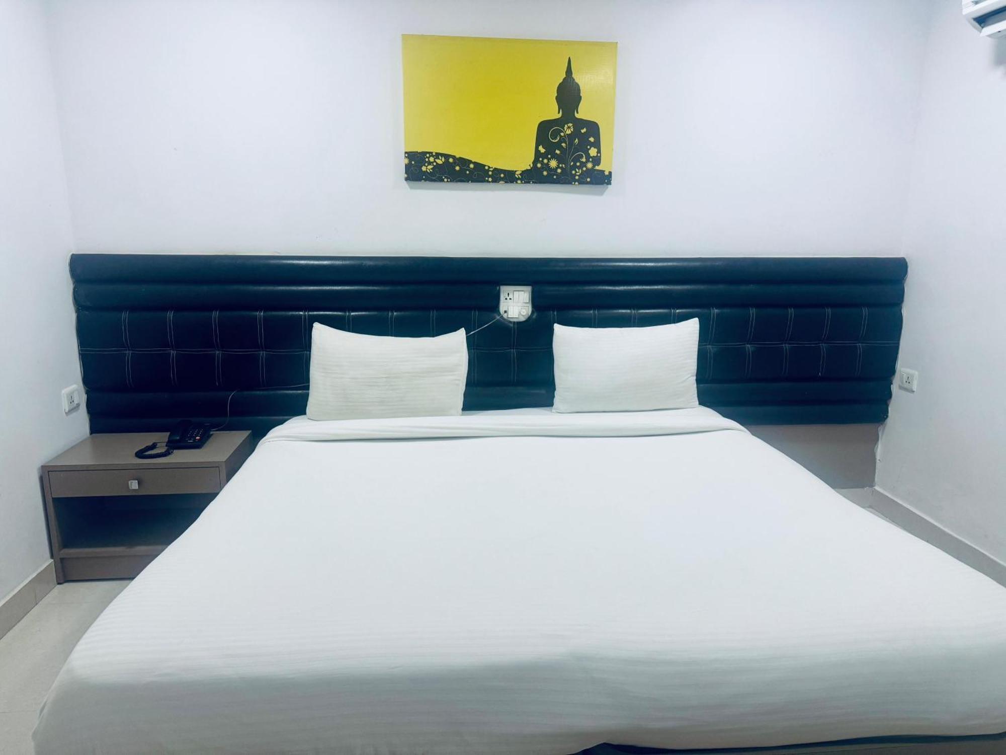 鹰巢拉里维埃拉酒店 海得拉巴 外观 照片